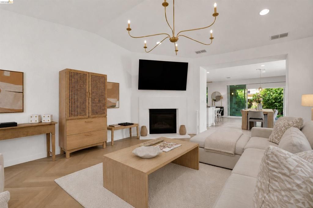 Image 26 of property listing at 401 Springfield Ct, Brentwood, CA 94513
