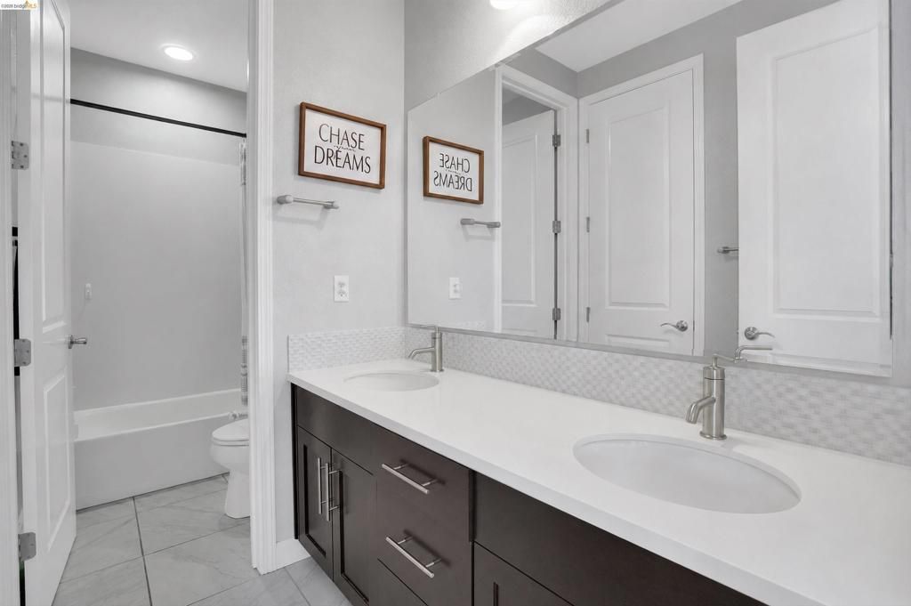 Image 29 of property listing at 401 Springfield Ct, Brentwood, CA 94513
