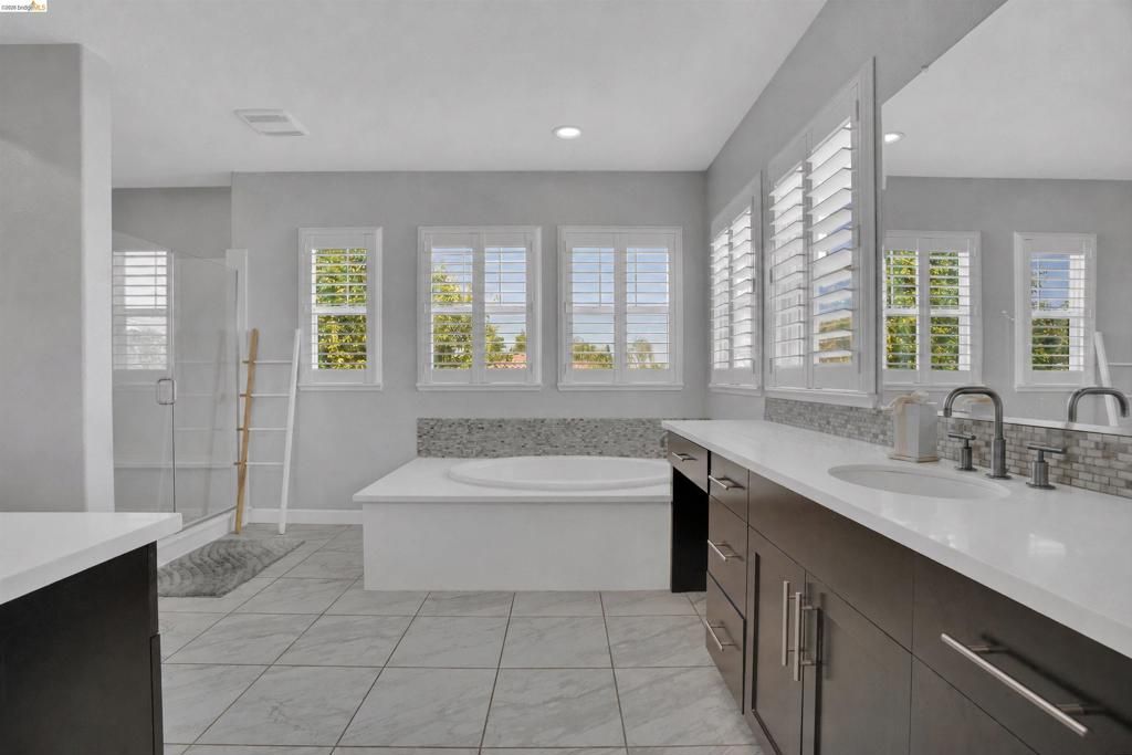 Image 36 of property listing at 401 Springfield Ct, Brentwood, CA 94513