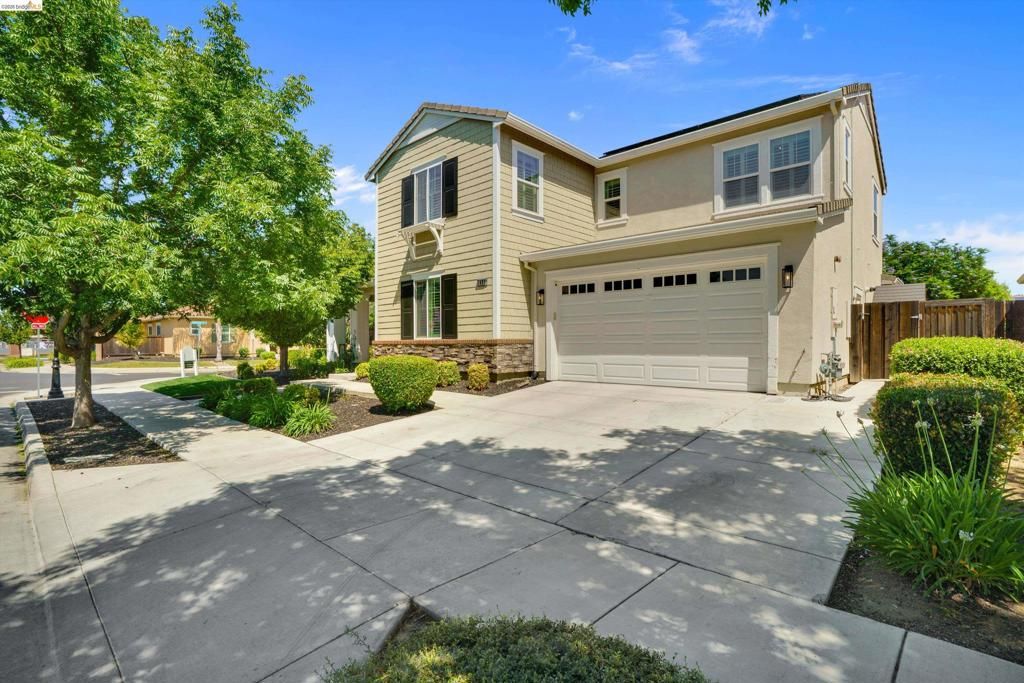 Image 4 of property listing at 401 Springfield Ct, Brentwood, CA 94513