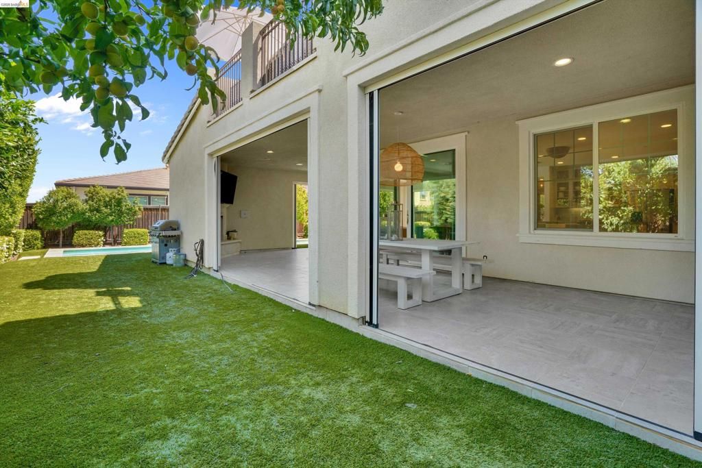 Image 40 of property listing at 401 Springfield Ct, Brentwood, CA 94513