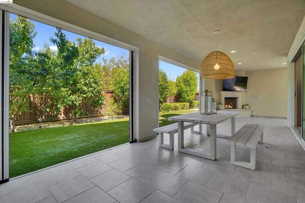 Image 41 of property listing at 401 Springfield Ct, Brentwood, CA 94513
