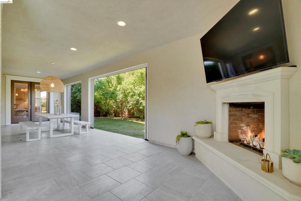 Image 43 of property listing at 401 Springfield Ct, Brentwood, CA 94513
