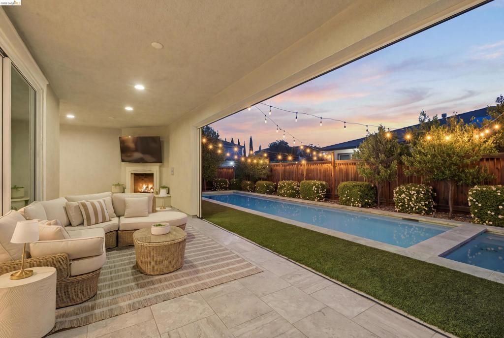 Image 49 of property listing at 401 Springfield Ct, Brentwood, CA 94513