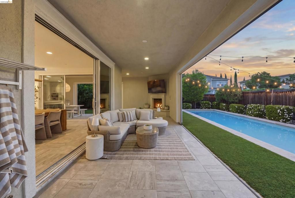 Image 50 of property listing at 401 Springfield Ct, Brentwood, CA 94513