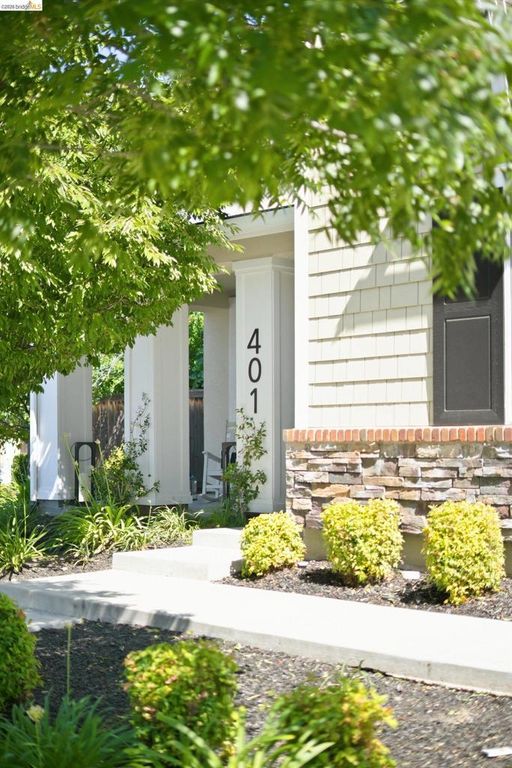 Image 7 of property listing at 401 Springfield Ct, Brentwood, CA 94513