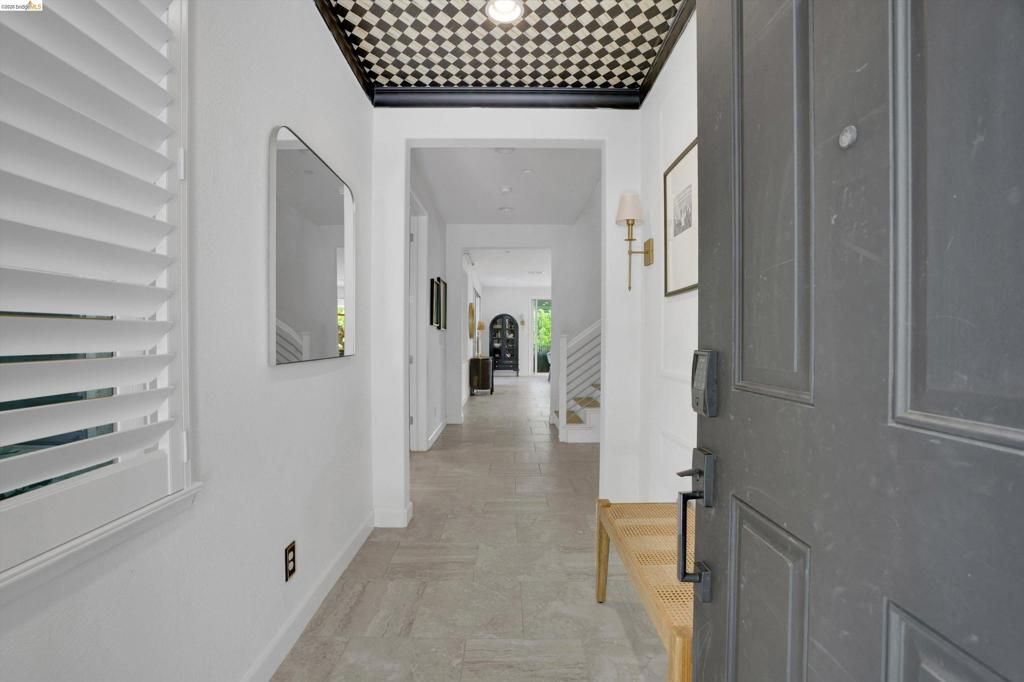 Image 8 of property listing at 401 Springfield Ct, Brentwood, CA 94513