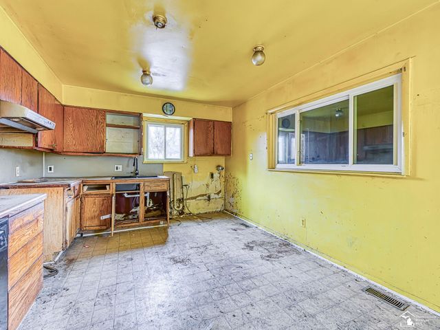 724 Dorset Avenue, Ypsilanti, MI 48198