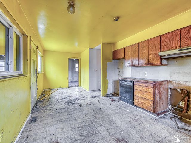 724 Dorset Avenue, Ypsilanti, MI 48198