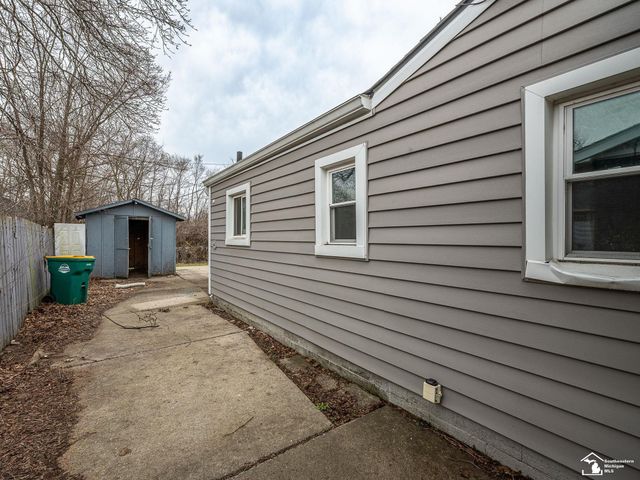 724 Dorset Avenue, Ypsilanti, MI 48198
