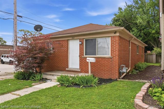 1303 College Avenue, Lincoln Park, MI 48146