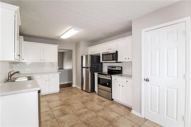 810 Tucker Trail, Loganville, GA 30052