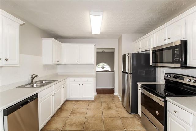 810 Tucker Trail, Loganville, GA 30052