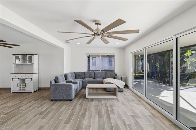 1636 SE 39th ST, Cape Coral, FL 33904