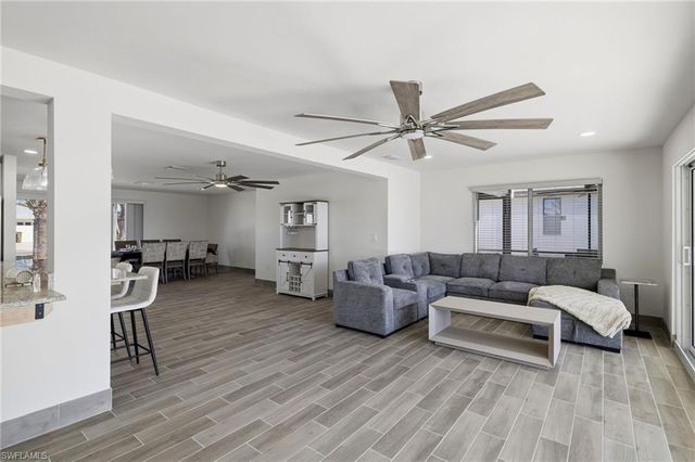 1636 SE 39th ST, Cape Coral, FL 33904