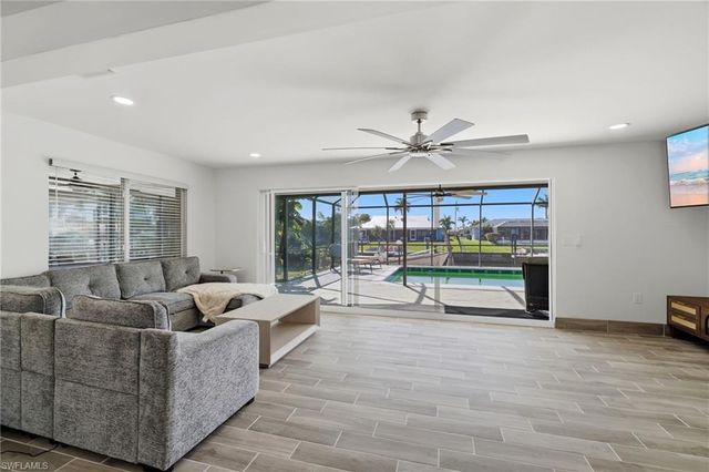 1636 SE 39th ST, Cape Coral, FL 33904