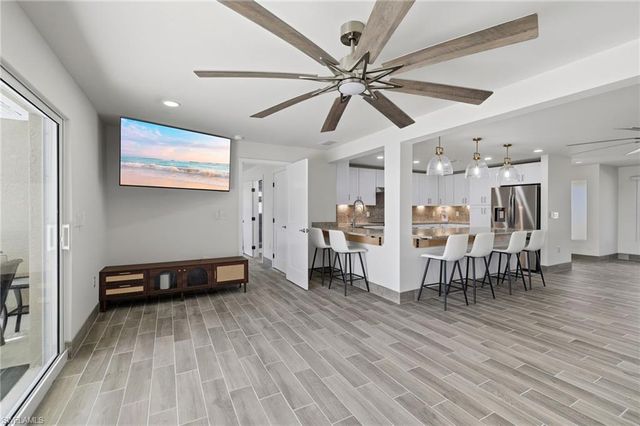 1636 SE 39th ST, Cape Coral, FL 33904