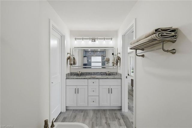 1636 SE 39th ST, Cape Coral, FL 33904