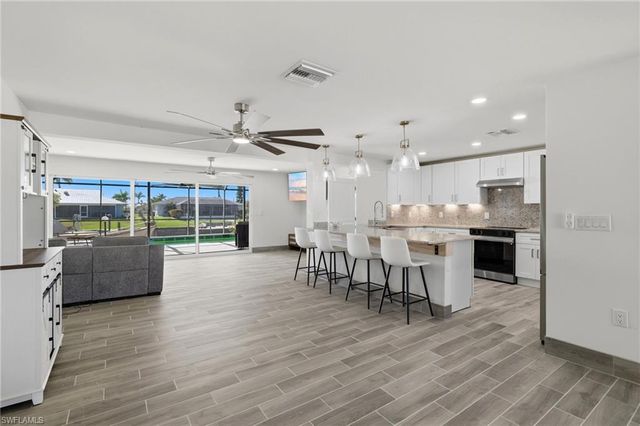 1636 SE 39th ST, Cape Coral, FL 33904