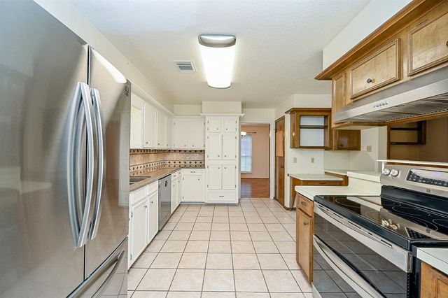 19515 Oak Timbers Drive, Humble, TX 77346