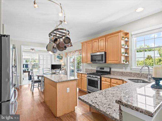 12 WHITFORD DR, Burlington, NJ 08016