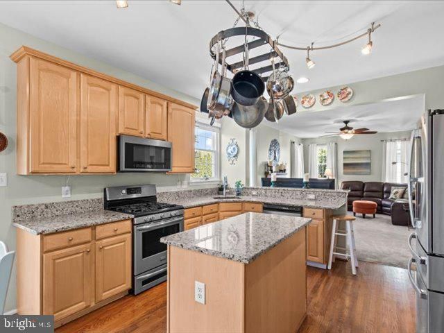 12 WHITFORD DR, Burlington, NJ 08016