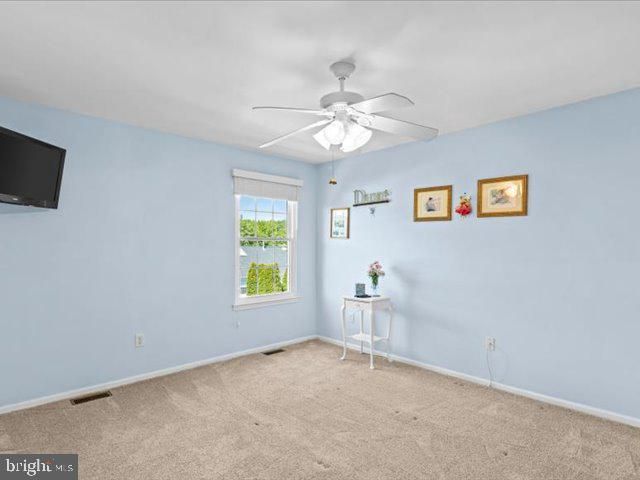 12 WHITFORD DR, Burlington, NJ 08016