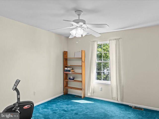 12 WHITFORD DR, Burlington, NJ 08016