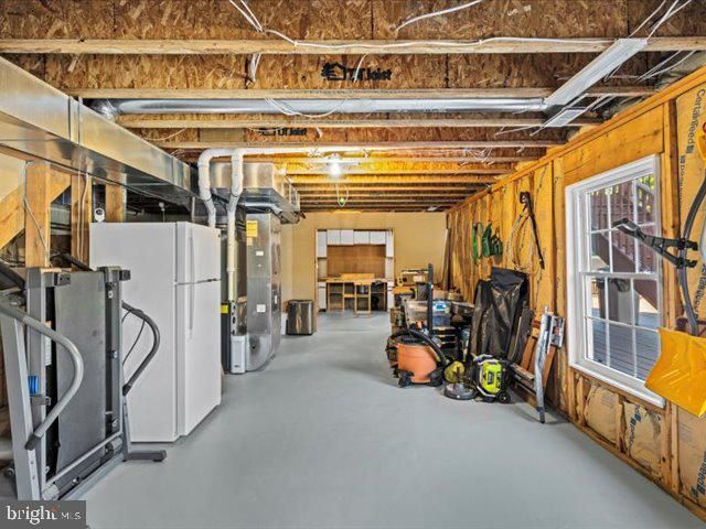 12 WHITFORD DR, Burlington, NJ 08016