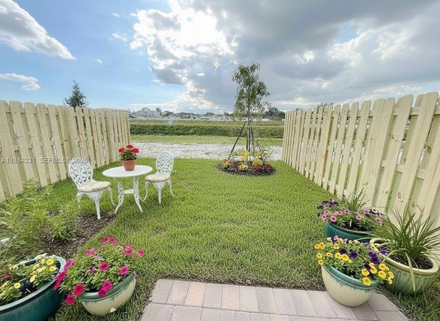 12354 NW 23rd Ct, Miami, FL 33167