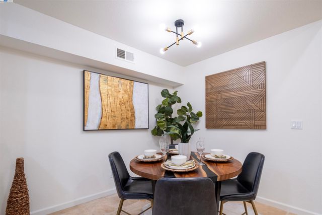 285 Reflections Dr 23, San Ramon, CA 94583