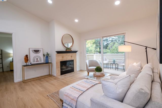 285 Reflections Dr 23, San Ramon, CA 94583