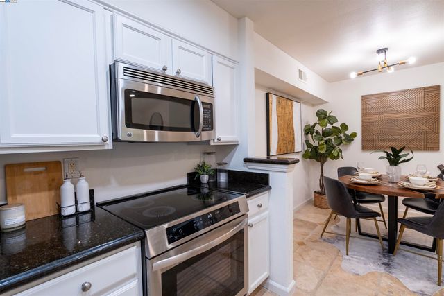 285 Reflections Dr 23, San Ramon, CA 94583