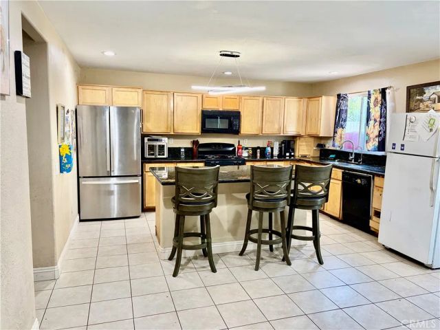 423 Madrid, Hemet, CA 92545