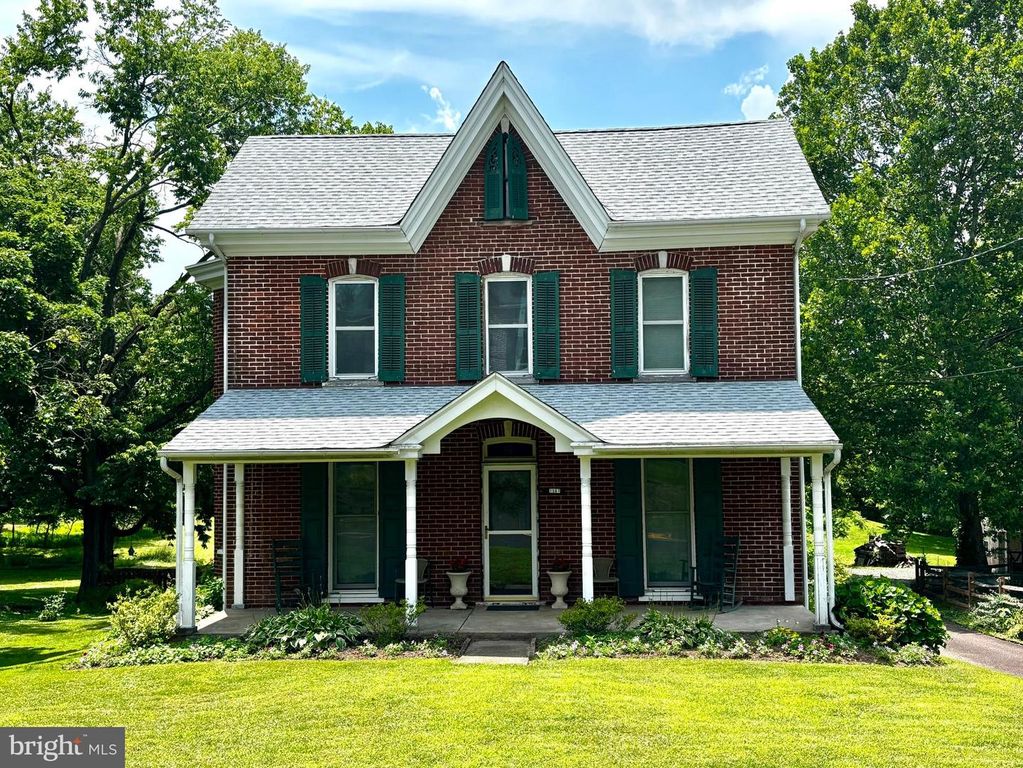 1567 SALFORD ST, Salford, PA 18957