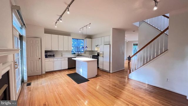 4100 FLOWER BOX CT, Fairfax, VA 22030