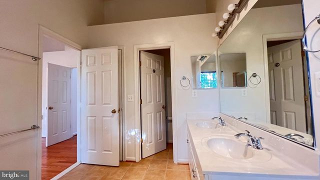 4100 FLOWER BOX CT, Fairfax, VA 22030