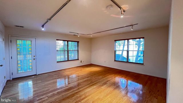 4100 FLOWER BOX CT, Fairfax, VA 22030