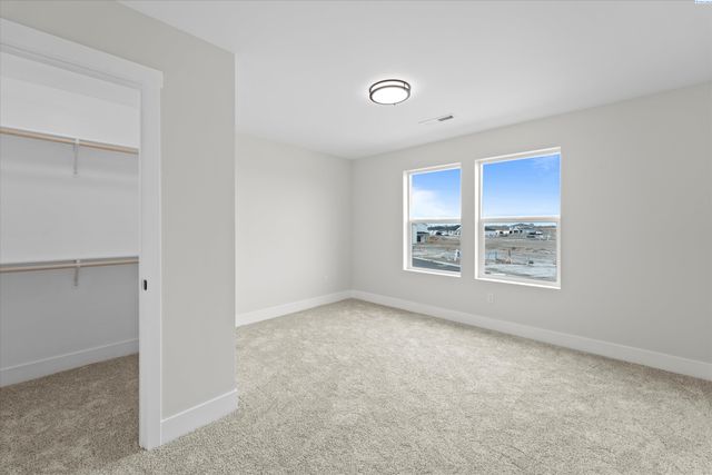 8406 Silver Mound Dr, Pasco, WA 99301