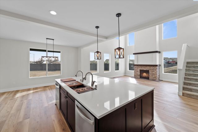 8406 Silver Mound Dr, Pasco, WA 99301