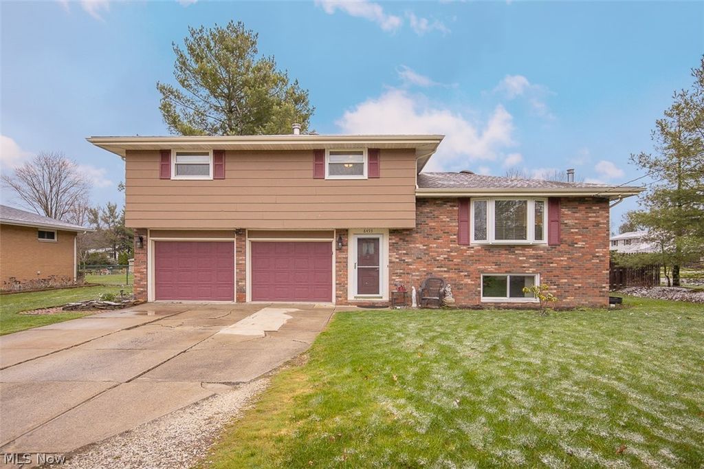 8493 Webster Road, Strongsville, OH 44136