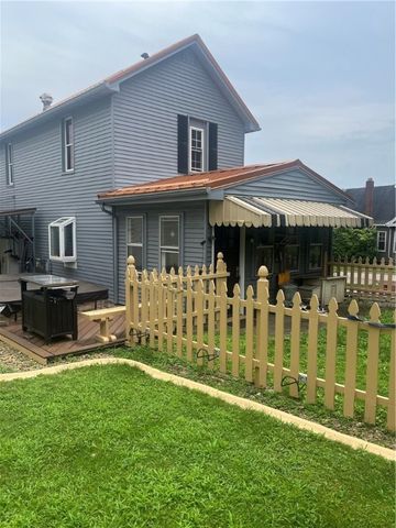 223 Hoeveler, Springdale Boro, PA 15144