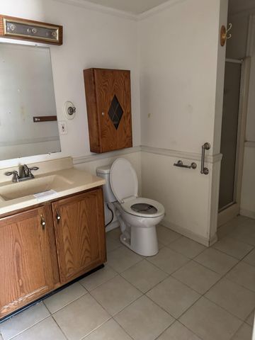 560 N Green Creek Road, Muskegon, MI 49445