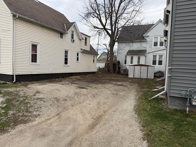 1235 Michigan AVENUE, South Milwaukee, WI 53172