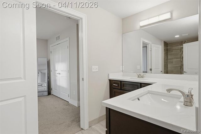 56496 Leeds Lane, Macomb, MI 48042