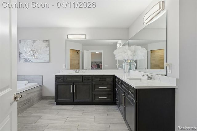 56496 Leeds Lane, Macomb, MI 48042