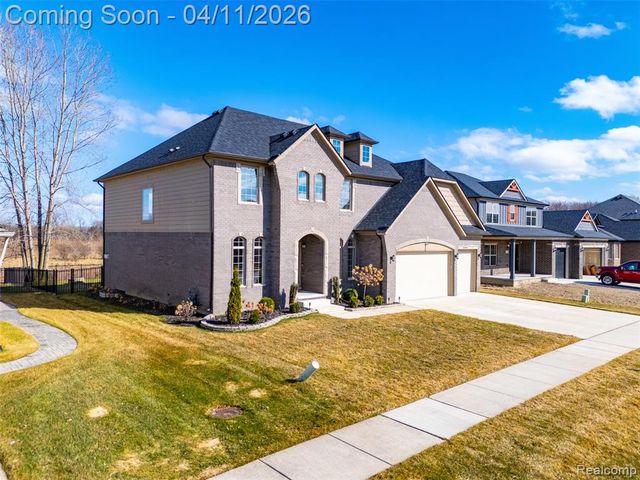 56496 Leeds Lane, Macomb, MI 48042