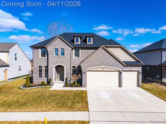 56496 Leeds Lane, Macomb, MI 48042