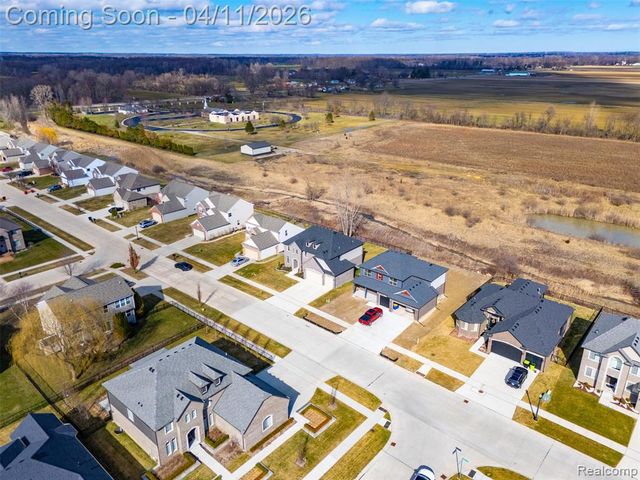 56496 Leeds Lane, Macomb, MI 48042