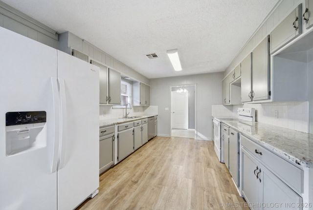426 Steadway Avenue, Dewey, OK 74029